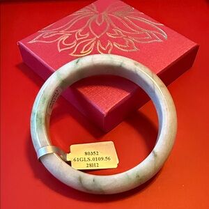 Elegant Jade Bangle Bracelet